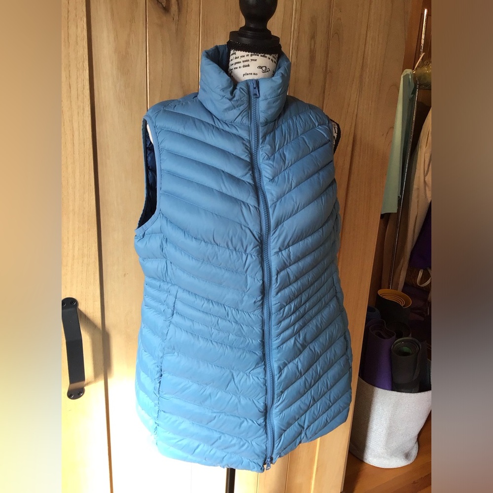 Lands End Down Vest, Size Medium Petite, Excellent Unworn Condition